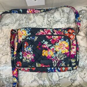 DISCONTINUED VERA BRADLEY FLORAL CROSSBODY